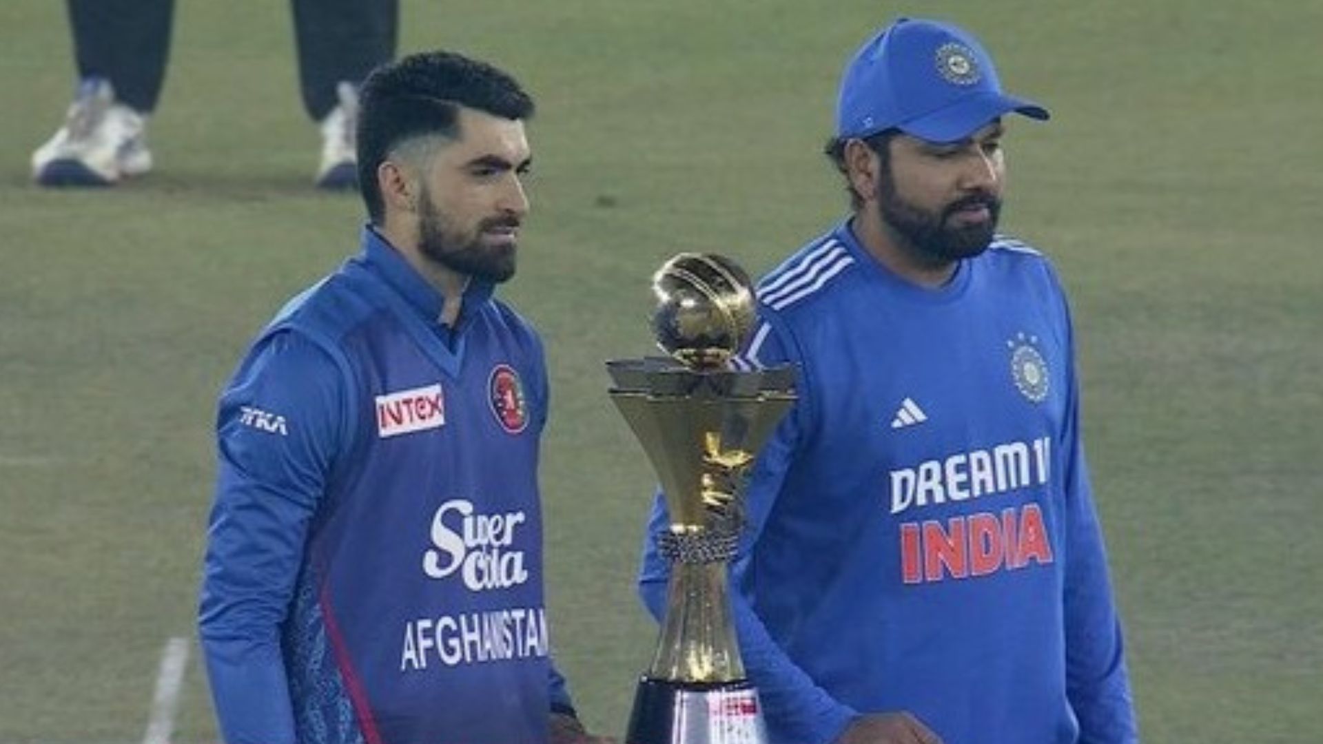 IND vs AFG : रोहित शर्मा ने जीता टॉस, राहुल द्रविड़ ने जिसकी जगह पर ठोका दावा, वही हुआ बाहर, जानें टीम इंडिया की Playing XI