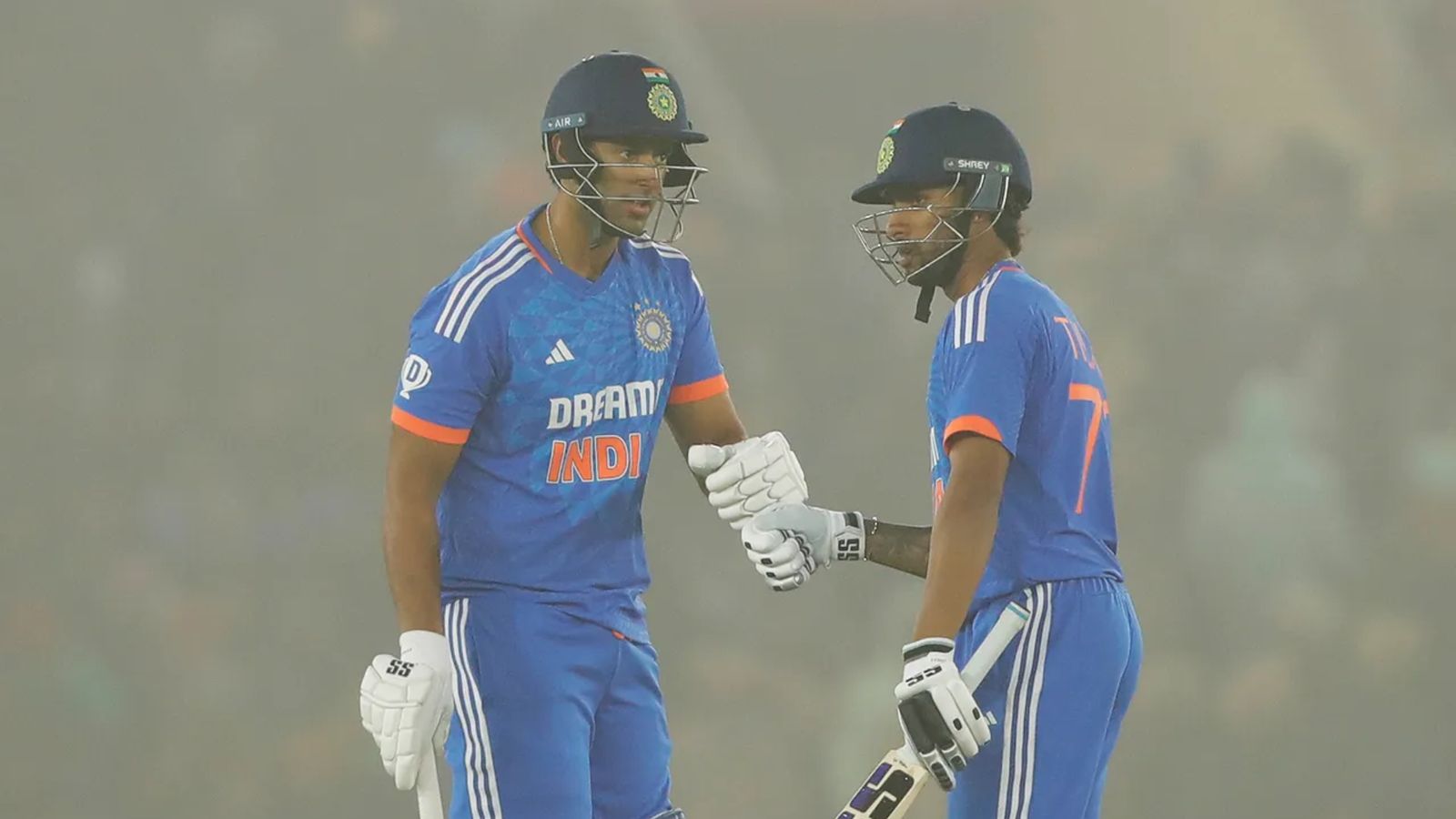 धोनी से टिप्स लेकर सुधारी बैटिंग, बॉलिंग में भी बना भरोसेमंद, अब T20 World Cup पर गड़ाई नज़रें, हार्दिक की बढ़ेगी मुश्किलें! धोनी से टिप्स लेकर सुधारी बैटिंग, बॉलिंग में भी बना भरोसेमंद, अब T20 World Cup पर गड़ाई नज़रें, हार्दिक की बढ़ेगी मुश्किलें!