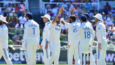 IND vs ENG: भारतीय टेस्ट टीम से बाहर हुए ये पांच सितारे, दो को तो बिना खिलाए ही कर दिया बाहर भारत को इंग्लैंड के खिलाफ पांच टेस्ट की सीरीज खेलनी है.