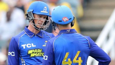 IPL में जिसे नहीं मिला भाव, उसने 200 रन की ओपनिंग साझेदारी से मुंबई की टीम को जिताया, 98 रन से हारी चेन्नई की टीम रासी वान डर डुसें और रिकी रिक्ल्टन