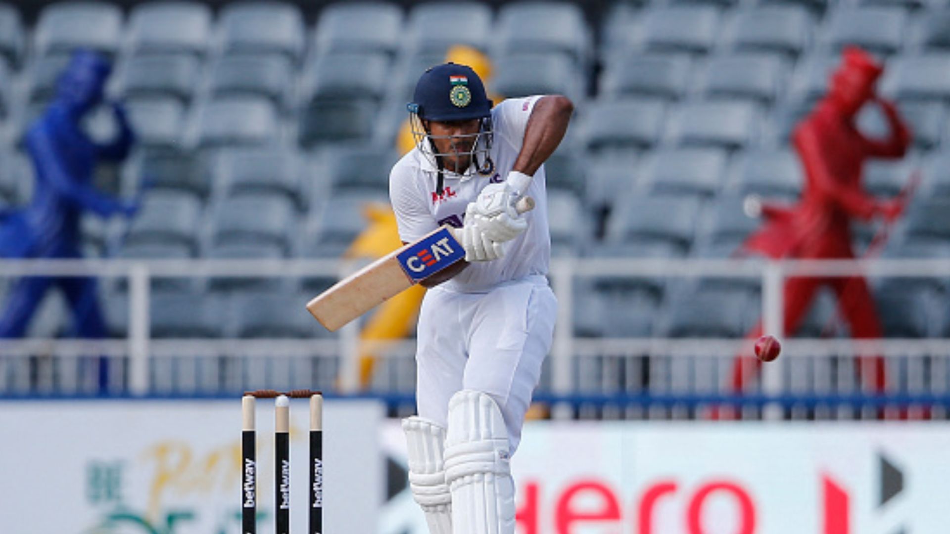 IND vs ENG : इंग्लैंड के खिलाफ टेस्ट टीम इंडिया में जिसे नहीं मिली जगह, उसने शतक से फिर ठोका दावा 