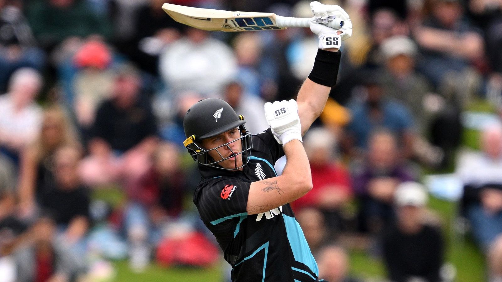 कीवी बल्लेबाज के 16 छक्कों से थर्राया पाकिस्तान, 62 गेंदों पर खेली 137 रन की ऐतिहासिक पारी, वर्ल्ड रिकॉर्ड की बराबरी की कीवी बल्लेबाज के 16 छक्कों से थर्राया पाकिस्तान, 62 गेंदों पर खेली 137 रन की ऐतिहासिक पारी, वर्ल्ड रिकॉर्ड की बराबरी की