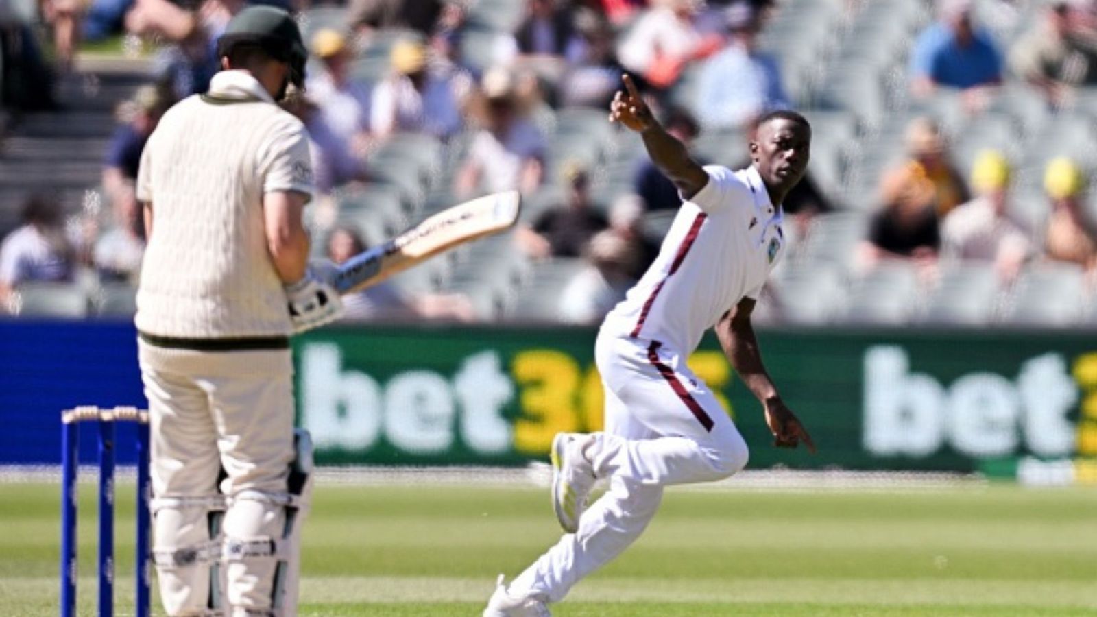 बॉडीगार्ड से बना क्रिकेटर, टेस्ट डेब्यू में स्टीव स्मिथ का लिया विकेट, 150 किमी की रफ्तार से गेंदबाजी करने वाले शमर जोसेफ ने काटा बवाल बॉडीगार्ड से बना क्रिकेटर, टेस्ट डेब्यू में स्टीव स्मिथ का लिया विकेट, 150 किमी की रफ्तार से गेंदबाजी करने वाले शमर जोसेफ ने काटा बवाल