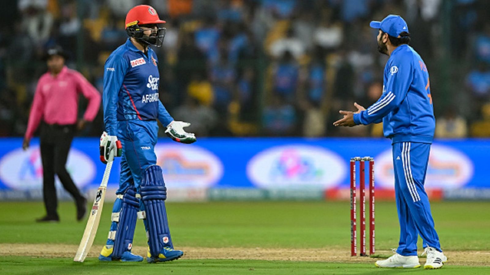 IND vs AFG: रोहित शर्मा और मोहम्मद नबी लाइव मैच में भिड़े, ग़ुस्से से बरस पड़े भारतीय कप्तान, पूरा मामला IND vs AFG: रोहित शर्मा और मोहम्मद नबी लाइव मैच में भिड़े, ग़ुस्से से बरस पड़े भारतीय कप्तान, पूरा मामला