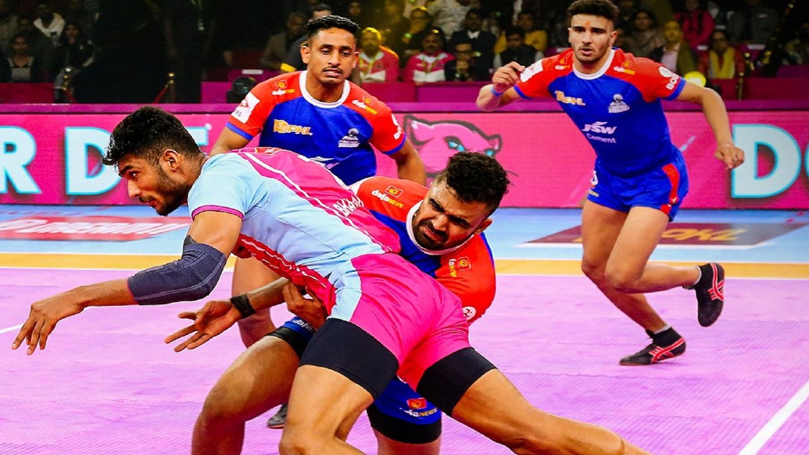 PKL 10: जयपुर पिंक पैंथर्स की 10वीं जीत, हरियाणा स्टीलर्स को दी मात, गुजरात ने भी हासिल की फतह PKL 10: जयपुर पिंक पैंथर्स की 10वीं जीत, हरियाणा स्टीलर्स को दी मात, गुजरात ने भी हासिल की फतह