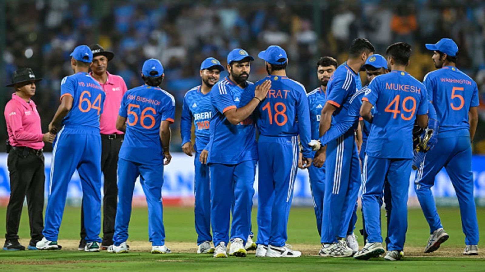 IND vs AFG: अंपायर्स ने खड़ा किया गलतियों का पहाड़, रोहित की सुपर ओवर में बैटिंग से पहले ही किए ब्लंडर IND vs AFG: अंपायर्स ने खड़ा किया गलतियों का पहाड़, रोहित की सुपर ओवर में बैटिंग से पहले ही किए ब्लंडर