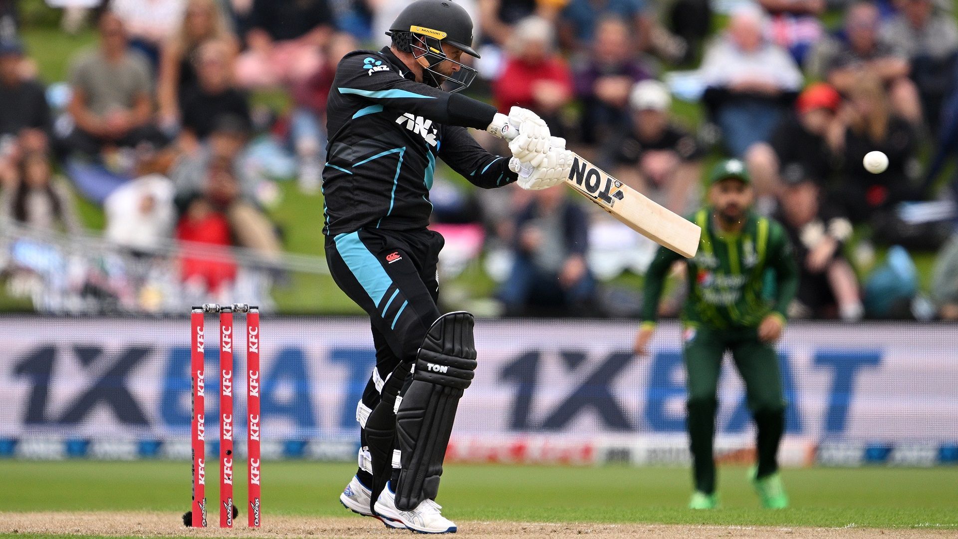NZ vs PAK: न्‍यूजीलैंड के खिलाड़ी और कोच कोविड पॉजिटिव, पाकिस्‍तान के खिलाफ T20I मैच से पहले टीम में खलबली