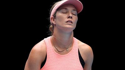 Aus open 2024: 3 घंटे 14 मिनट तक लड़ने के बावजूद मिली हार तो इस खिलाड़ी ने खेल छोड़ा, ऐलान के वक्त हुईं इमोशनल डेनियल कोलिंस को इगा स्वियातेक ने हरा दिया था