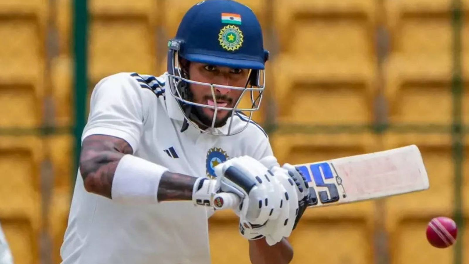 Indian Team में शामिल होते ही तिलक वर्मा ने ठोकी सेंचुरी, इंग्लैंड के लिए बजाई खतरे की घंटी! Indian Team में शामिल होते ही तिलक वर्मा ने ठोकी सेंचुरी, इंग्लैंड के लिए बजाई खतरे की घंटी!