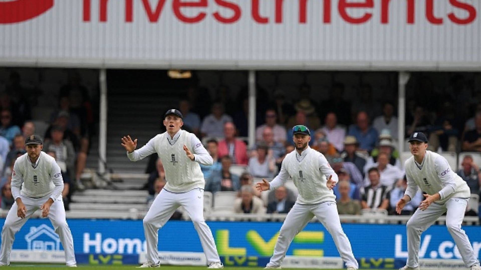 IND vs ENG: भारत के खिलाफ सीरीज से पहले इंग्लैंड को बड़ा झटका, स्टार बल्लेबाज ने इस वजह से दौरे से लिया नाम वापस