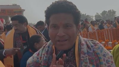 सचिन तेंदुलकर अयोध्या में भगवान राम की प्राण प्रतिष्ठा के बाद हुए इमोशनल, बोले- मेरी आने वाली पीढ़ियां... सचिन तेंदुलकर ने कहा कि वो अपने परिवार को भी अयोध्या लाना चाहते हैं