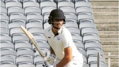 39 पर गिरे 4 विकेट फिर सनराइजर्स हैदराबाद का खिलाड़ी बना हीरो, आतिशी बैटिंग से लूटी महफिल, टीम को 2 विकेट से दिलाई यादगार जीत अब्दुल समद ने फिनिशर की भूमिका निभाते हुए जम्मू कश्मीर को रणजी ट्रॉफी 2023-24 में पहली जीत दिलाई.