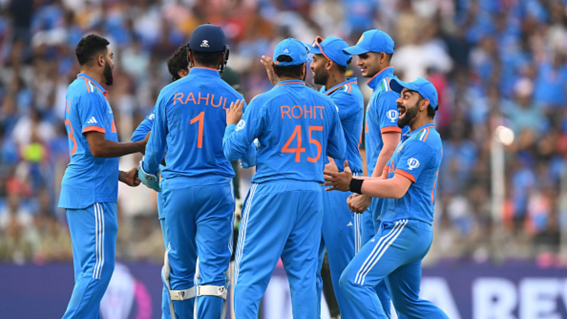 BCCI Awards: रोहित-कोहली, शमी नहीं यह खिलाड़ी बना क्रिकेटर ऑफ दी ईयर, रवि शास्त्री को मिलेगा खास सम्मान बीसीसीआई अवार्ड्स में भारतीय क्रिकेटर्स का सम्मान किया जाएगा.