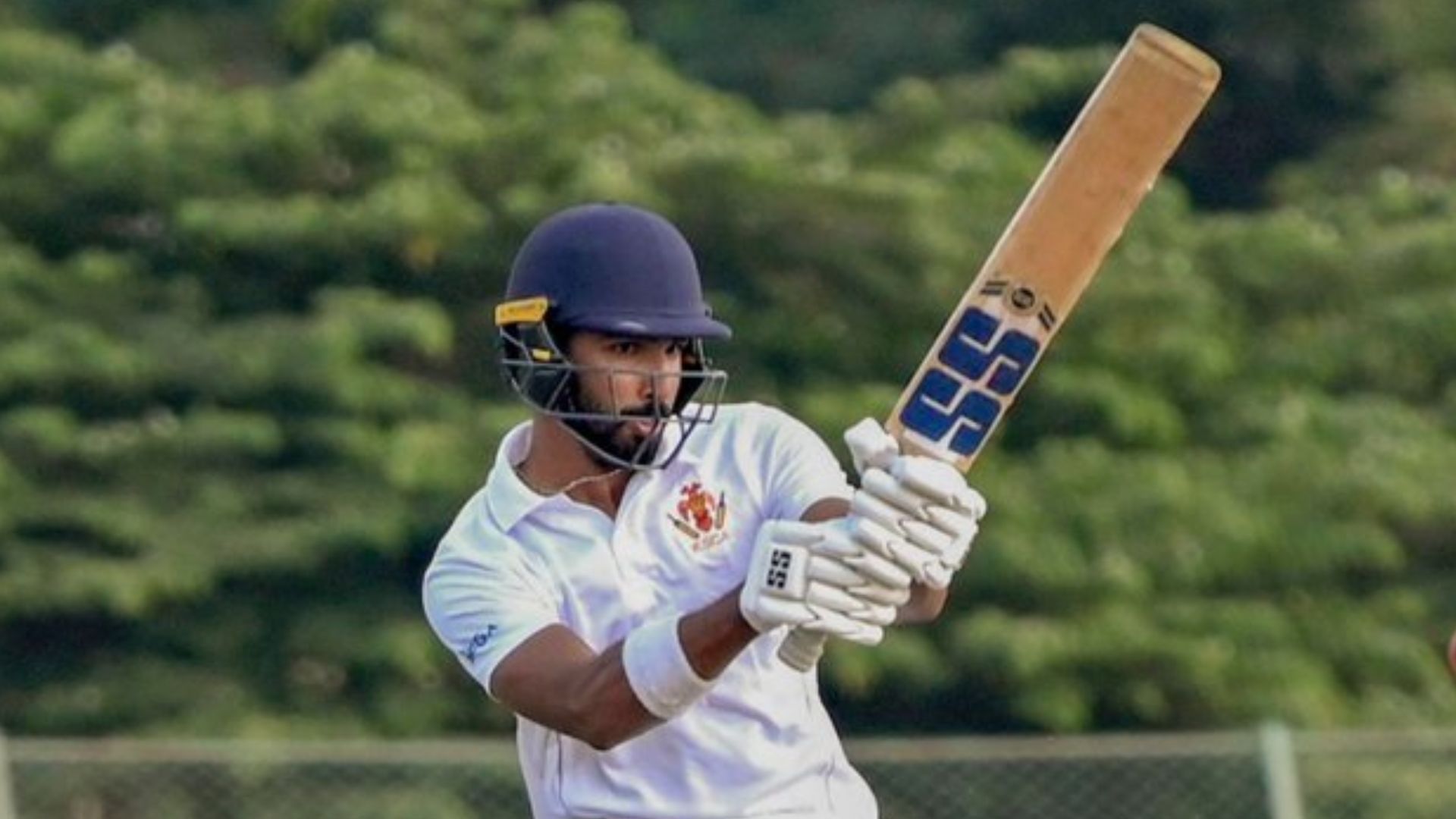 Indi A vs England Lions : विराट कोहली की टीम के पुराने साथी ने अंग्रेजों को खदेड़ा, 92 रनों की पारी से इंडिया को दिलाई मजबूत शुरुआत 