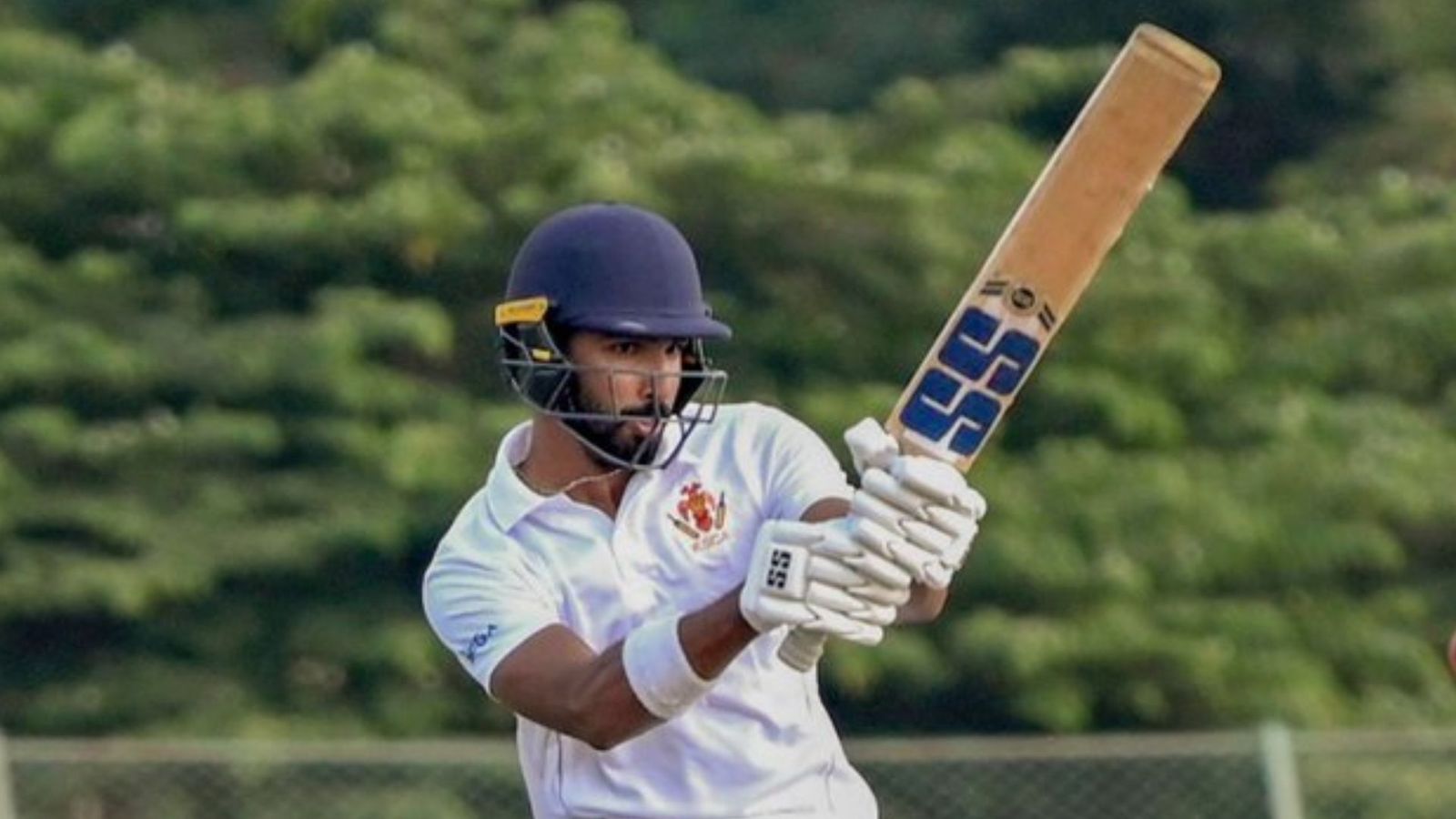 Indi A vs England Lions : विराट कोहली की टीम के पुराने साथी ने अंग्रेजों को खदेड़ा, 92 रनों की पारी से इंडिया को दिलाई मजबूत शुरुआत  Indi A vs England Lions : विराट कोहली की टीम के पुराने साथी ने अंग्रेजों को खदेड़ा, 92 रनों की पारी से इंडिया को दिलाई मजबूत शुरुआत