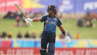 WPL 2024: यूपी वॉरियर्ज से इंग्लिश खिलाड़ी बाहर, गेंदबाजों की शामत कहलाने वाली बल्लेबाज की एंट्री चामरी अटापट्टू श्रीलंका की कप्तान हैं और जबरदस्त बल्लेबाजी करती हैं.