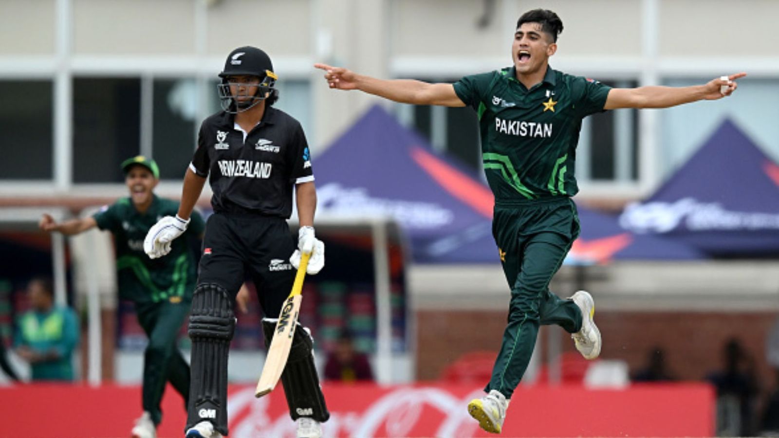 U-19 World Cup : न्यूजीलैंड को 10 विकेट से रौंदकर पाकिस्तान ने लगाई जीत की हैट्रिक, नसीम के भाई ने लिया शाहीन अफरीदी वाली टीम की हार का बदला U-19 World Cup : न्यूजीलैंड को 10 विकेट से रौंदकर पाकिस्तान ने लगाई जीत की हैट्रिक, नसीम के भाई ने लिया शाहीन अफरीदी वाली टीम की हार का बदला