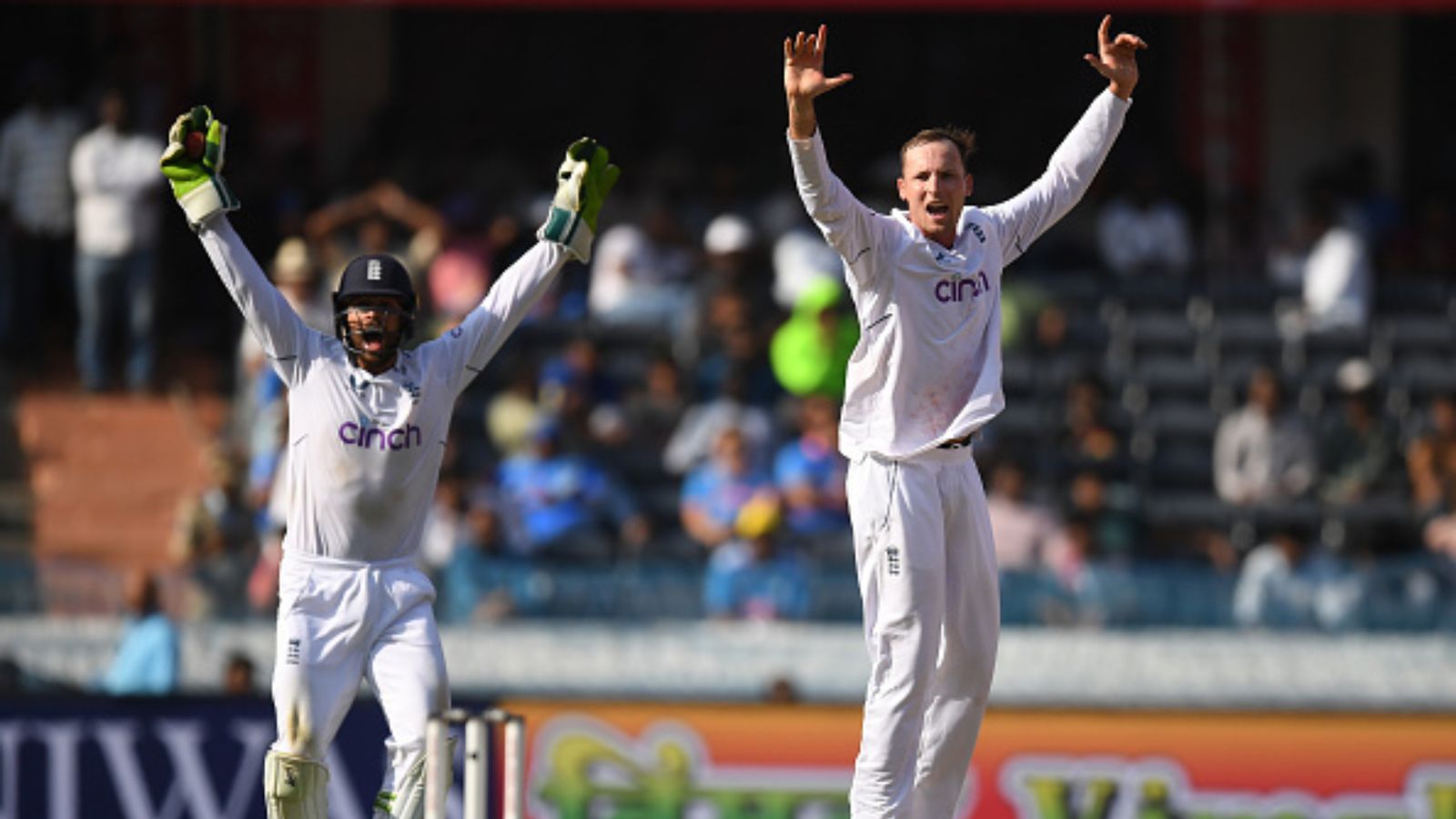 IND vs ENG: जडेजा और अश्विन ने 7 विकेट लेने में की हार्टली की मदद, इंग्लैंड के स्पिनर ने मैच के बाद खुद किया खुलासा IND vs ENG: जडेजा और अश्विन ने 7 विकेट लेने में की हार्टली की मदद, इंग्लैंड के स्पिनर ने मैच के बाद खुद किया खुलासा