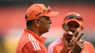 IND vs ENG : इंग्लैंड के सामने टीम इंडिया को 28 रन से क्यों मिली हार? राहुल द्रविड़ ने बताई असली वजह भारत की प्रैक्टिस के दौरान हेड कोच राहुल द्रविड़