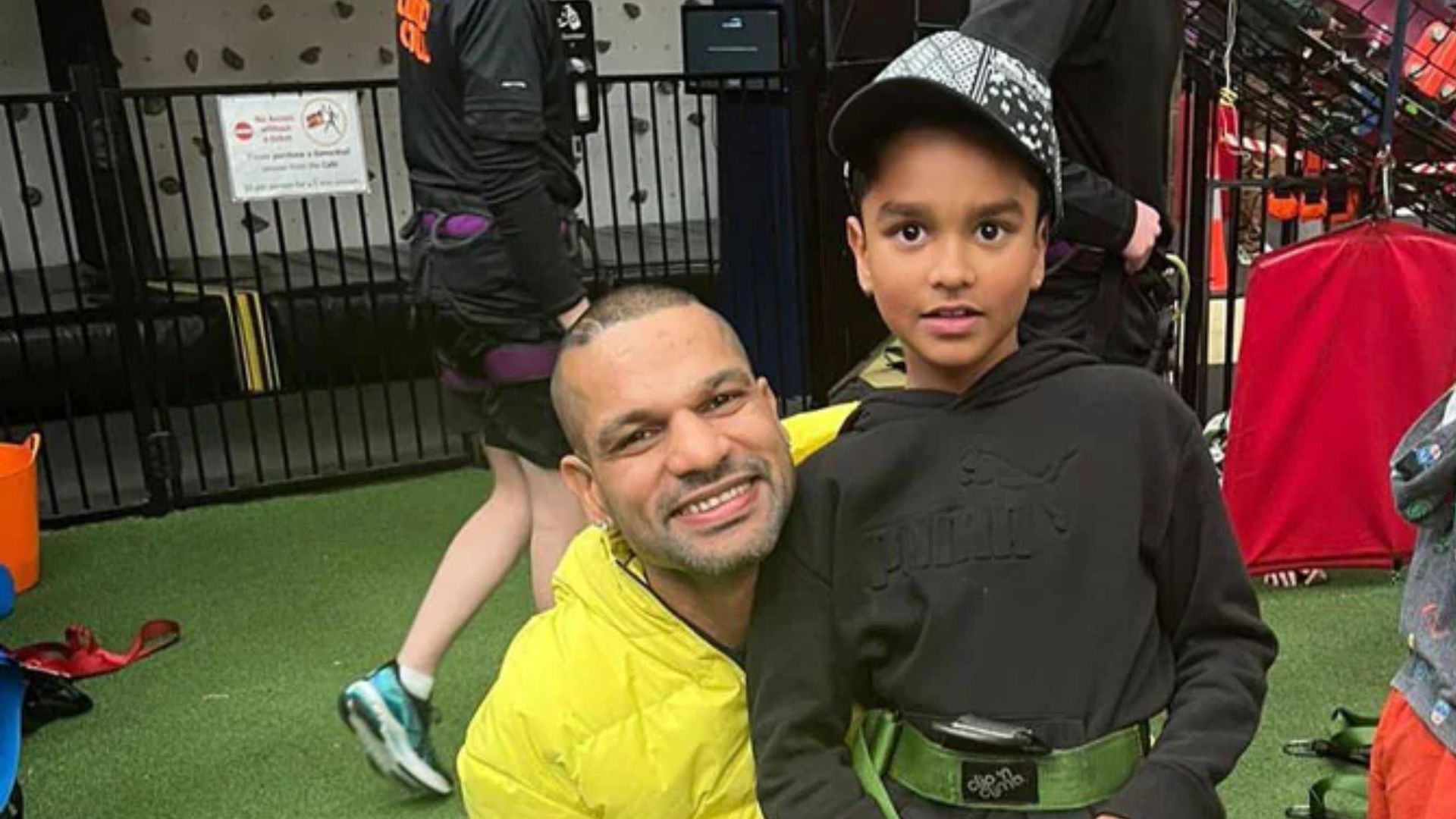 शिखर धवन बेटे से न मिल पाने पर हुए भावुक, बोले- 5 महीने से उससे बात नहीं हुई, रोज मैसेज करता हूं लेकिन... शिखर धवन बेटे से न मिल पाने पर हुए भावुक, बोले- 5 महीने से उससे बात नहीं हुई, रोज मैसेज करता हूं लेकिन...