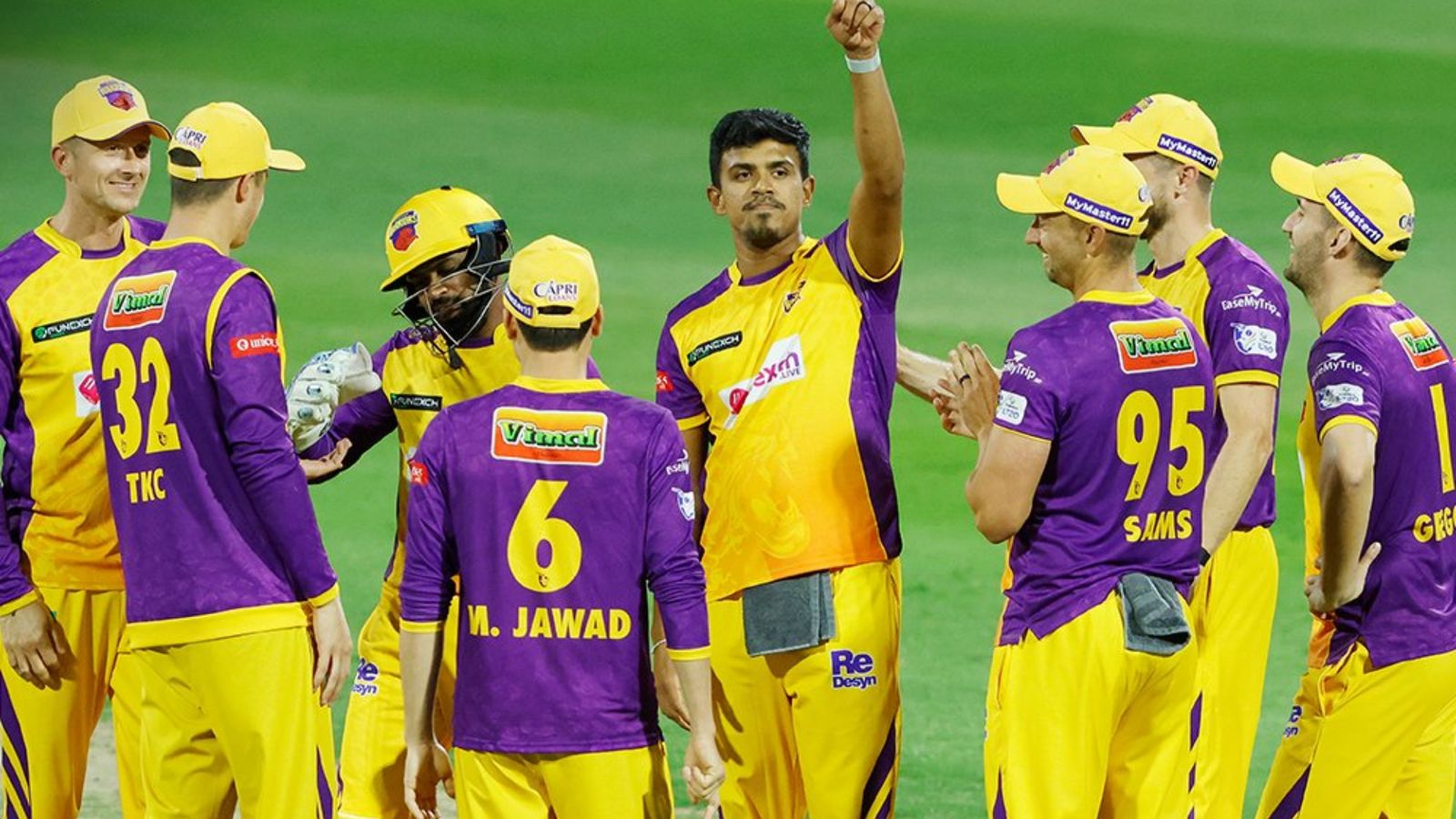 ILT20: CSK के मिस्ट्री स्पिनर के आगे डेविड वॉर्नर का सरेंडर, 104 रन पर सिमटी टीम, वॉरियर्स ने कैपिटल्स को बुरी तरह हराया ILT20: CSK के मिस्ट्री स्पिनर के आगे डेविड वॉर्नर का सरेंडर, 104 रन पर सिमटी टीम, वॉरियर्स ने कैपिटल्स को बुरी तरह हराया