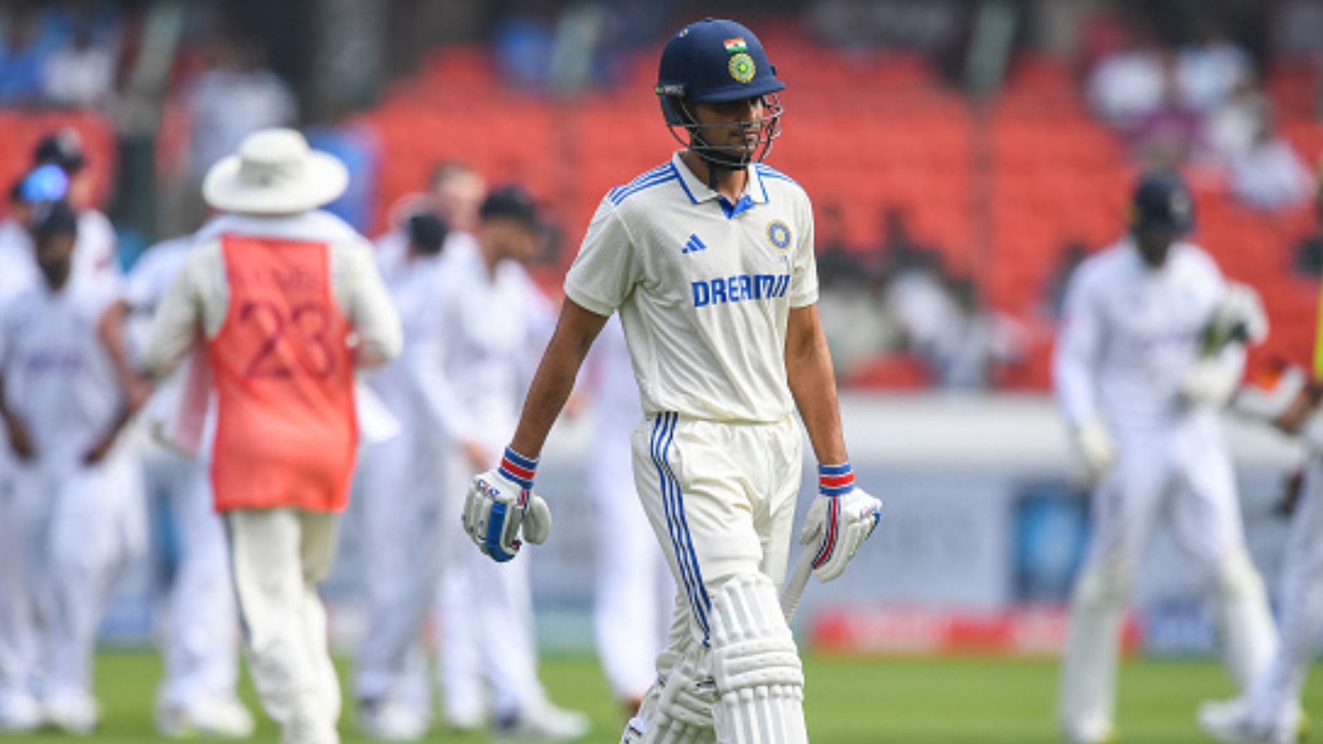 IND vs ENG : शुभमन गिल फ्लॉप प्रदर्शन के चलते क्या दूसरे टेस्ट से हो जाएंगे बाहर? बैटिंग कोच विक्रम राठौड़ ने दिया ये जवाब 