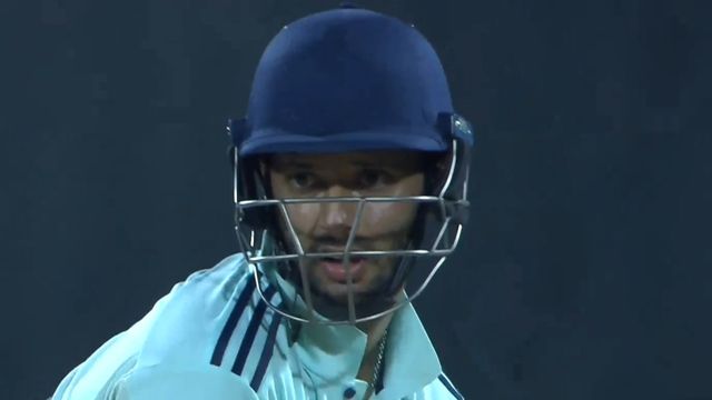 Ranji Trophy: शिवम दुबे ने कप्तान बनते ही ठोका विस्फोटक पचासा, पृथ्वी शॉ साढ़े 5 महीने बाद क्रिकेट खेलने उतरे और मचा दी धूम शिवम दुबे हालिया समय में कमाल का खेल दिखा रहे हैं.