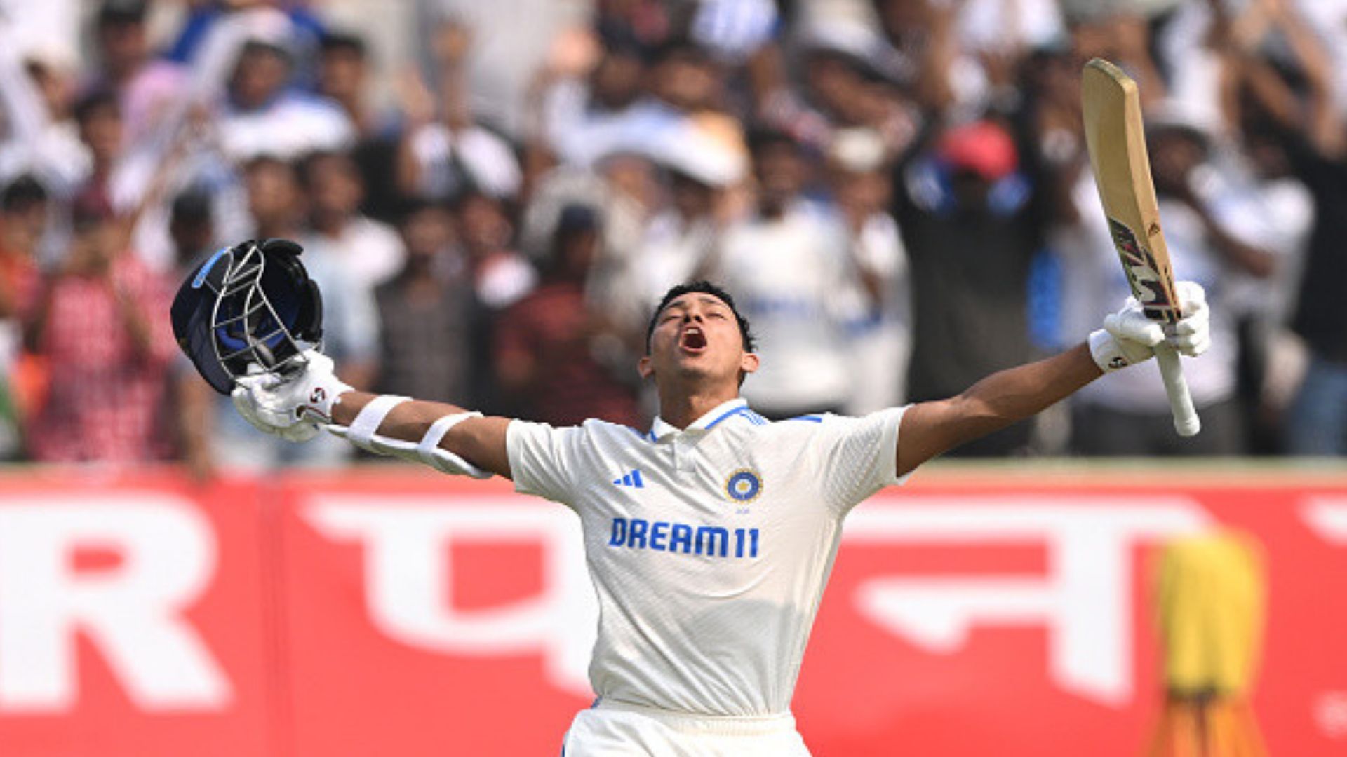 IND vs ENG: 'यशस्वी की यलगार,' अंग्रेजों के खिलाफ ठोका करियर का पहला दोहरा शतक, ऐसा करने वाले बने 9वें भारतीय बल्लेबाज