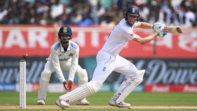 IND vs ENG: इंग्लिश बल्लेबाज ने टीम इंडिया को विशाखापतनम टेस्ट में दी धमकी, बोले- हम कुछ भी कर सकते हैं जैक क्रॉली ने विशाखापतनम टेस्ट की पहली पारी में इंग्लैंड के लिए सर्वाधिक रन बनाए.