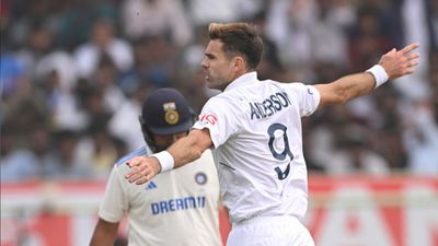 IND vs ENG : '600 भी चेज कर देंगे', 399 रनों के लक्ष्य पर जेम्स एंडरसन ने कोच ब्रैंडन मैक्कुलम का बताया प्लान रोहित शर्मा का विकेट लेने के बाद जश्न मनाते जेम्स एंडरसन