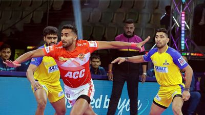 Pro Kabaddi League: तमिल थलाइवाज को 42-20 से हराकर चौथे नंबर पर पहुंची गुजरात, बेंगलुरु बुल्स ने यू मुंबा को पीटा तमिल थलाइवाज और गुजरात जायंट्स