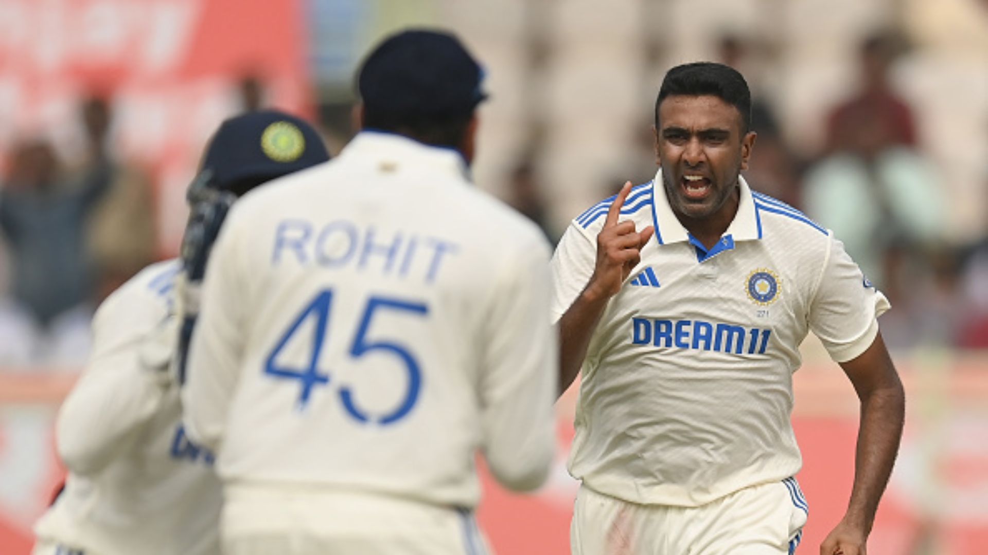 IND vs ENG: अश्विन ने लिया 500वां विकेट तो आया खुशियों का सैलाब, लेकिन फिर अचानक हो गया माइनस एक =499