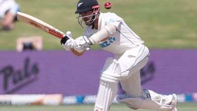 NZ vs SA: केन विलियमसन को फिर लगी गेंद, पूर्व कप्तान ने गुस्से में ये क्या कर दिया, कैमरे में कैद हुआ सबकुछ, VIDEO केन विलियमसन