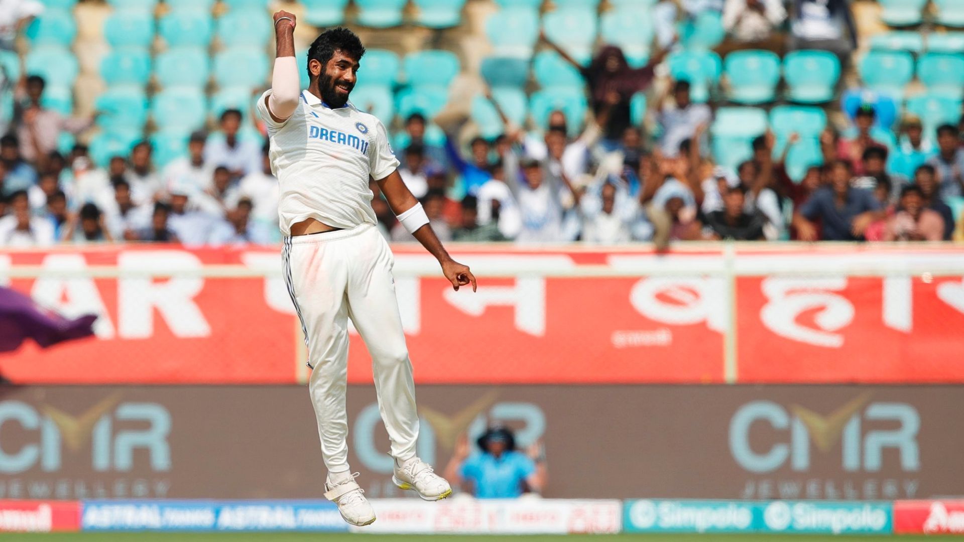 Jasprit Bumrah: जसप्रीत बुमराह का बवाल, ICC टेस्ट रैंकिंग्स में नंबर 1 गेंदबाज बन रचा इतिहास, अब तक कोई नहीं कर पाया है ऐसा