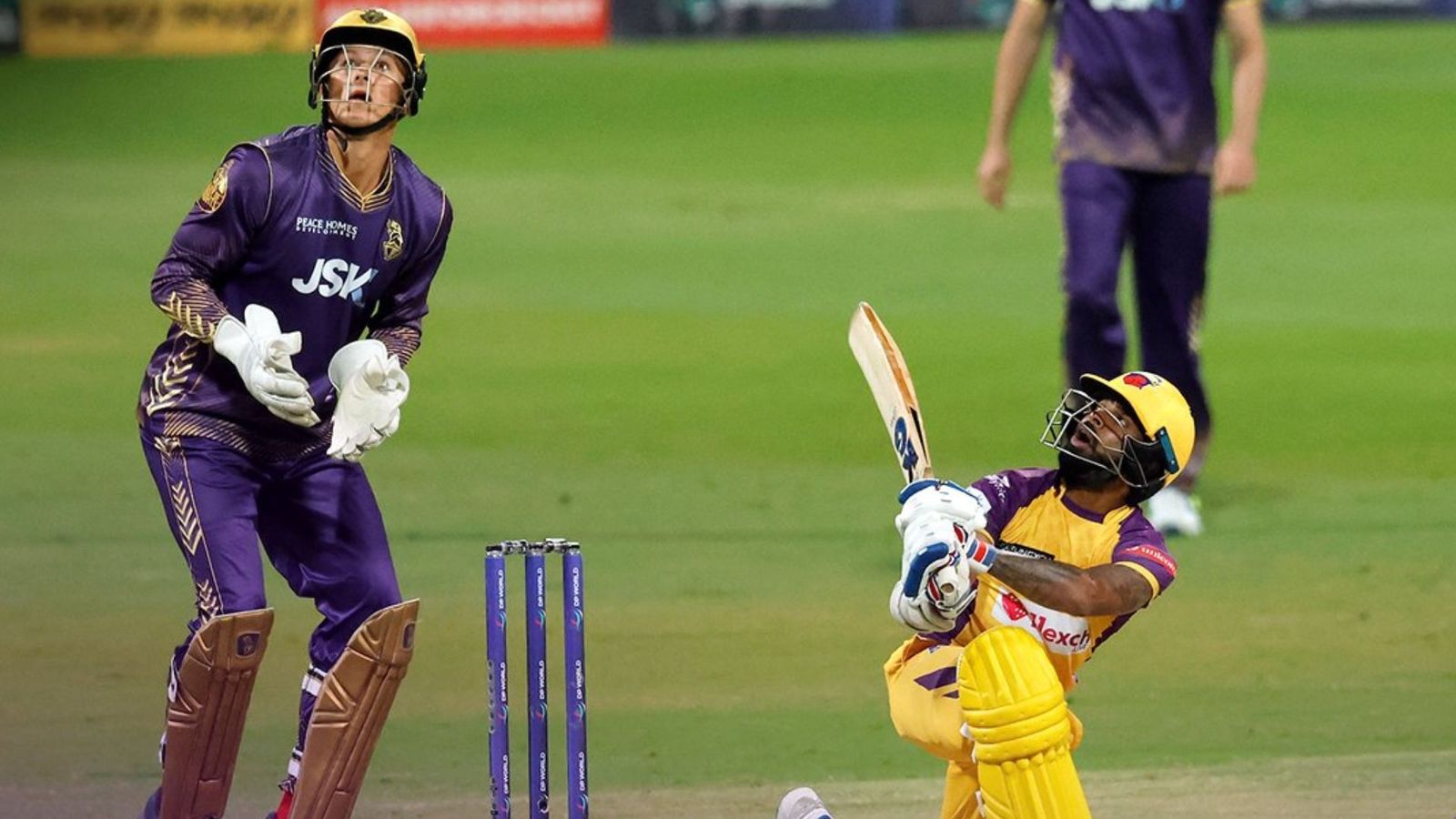 ILT20 : SRH ने जिसे किया बाहर, उसी ने चार विकेट लेकर 94 पर नाइट राइडर्स को किया ढेर, 7 विकेट से जीती शारजाह वॉरियर्स ILT20 : SRH ने जिसे किया बाहर, उसी ने चार विकेट लेकर 94 पर नाइट राइडर्स को किया ढेर, 7 विकेट से जीती शारजाह वॉरियर्स