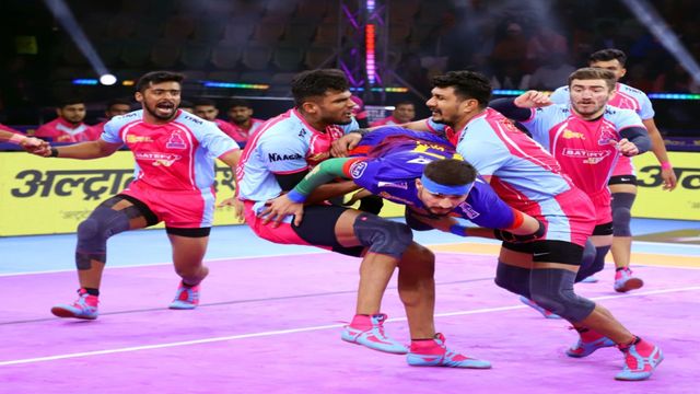 Pro Kabaddi: 13वीं जीत के बाद जयपुर पिंक पैंथर्स ने फिर किया टेबल टॉप, पुनेरी पलटन ने बुल्स को 40-31 से हराया दिल्ली पर भारी पड़ती जयपुर पिंक पैंथर्स की टीम