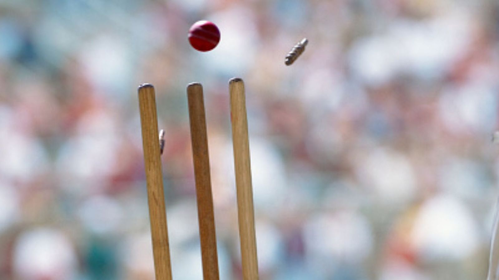 बाबर ने वनडे करियर में दूसरी बार की गेंदबाजी, पहले ही ओवर में मिला विकेट, लेकिन लुटाने पड़े इतने रन, जानिए किसे आउट किया बाबर ने वनडे करियर में दूसरी बार की गेंदबाजी, पहले ही ओवर में मिला विकेट, लेकिन लुटाने पड़े इतने रन, जानिए किसे आउट किया