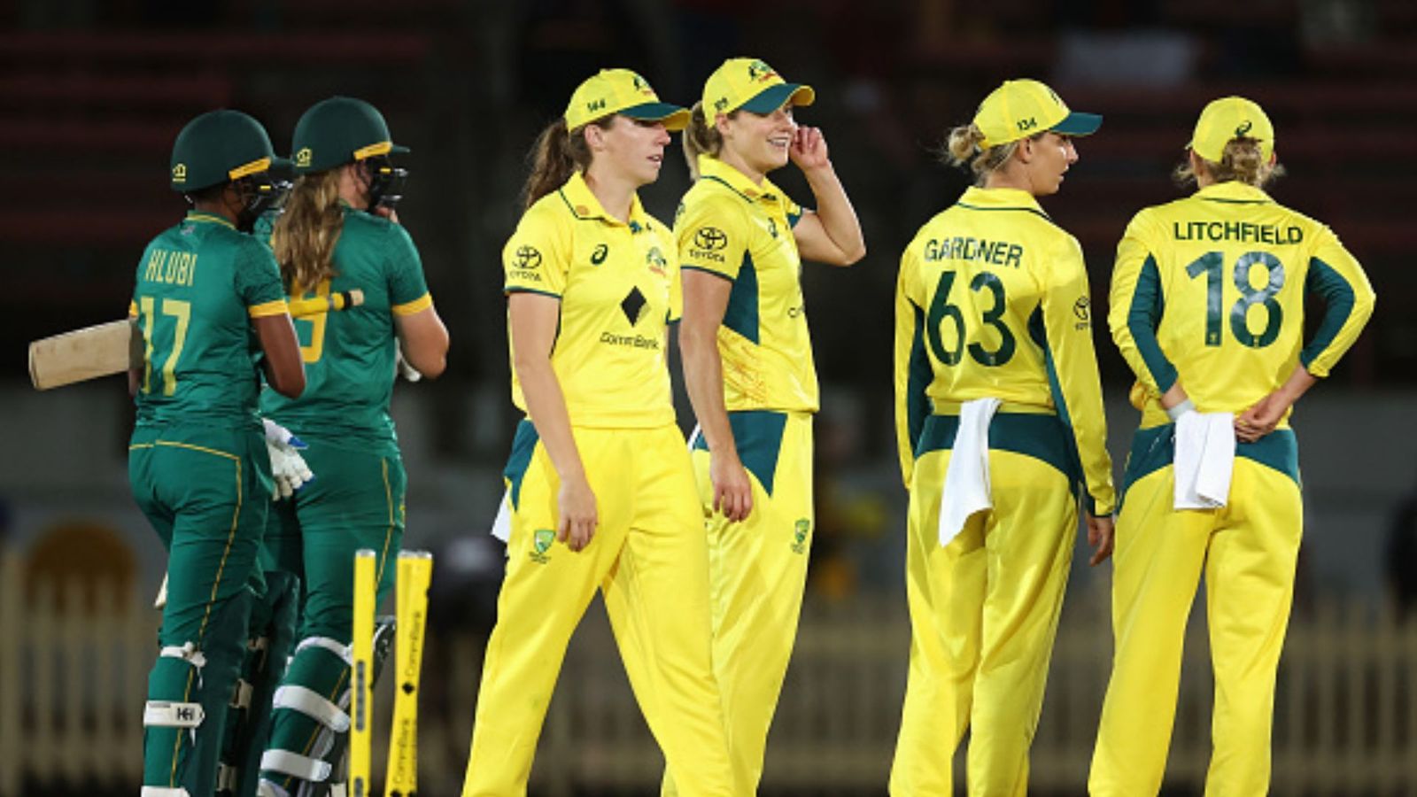 AUSW vs SAW : बेथ मूनी की 82 रनों की पारी के बाद बारिश ने बिगाड़ा खेल, 110 रनों से साउथ अफ्रीका को हराकर ऑस्ट्रेलिया ने 2-1 से जीती वनडे सीरीज   AUSW vs SAW : बेथ मूनी की 82 रनों की पारी के बाद बारिश ने बिगाड़ा खेल, 110 रनों से साउथ अफ्रीका को हराकर ऑस्ट्रेलिया ने 2-1 से जीती वनडे सीरीज