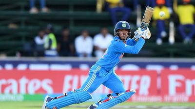 U-19 World Cup: टूर्नामेंट में सबसे ज्यादा रन कप्तान उदय सहारण के नाम, 5 बल्लेबाजों की लिस्ट में सरफराज खान का भाई भी छाया शॉट खेलते टीम के कप्तान उदय सहारण