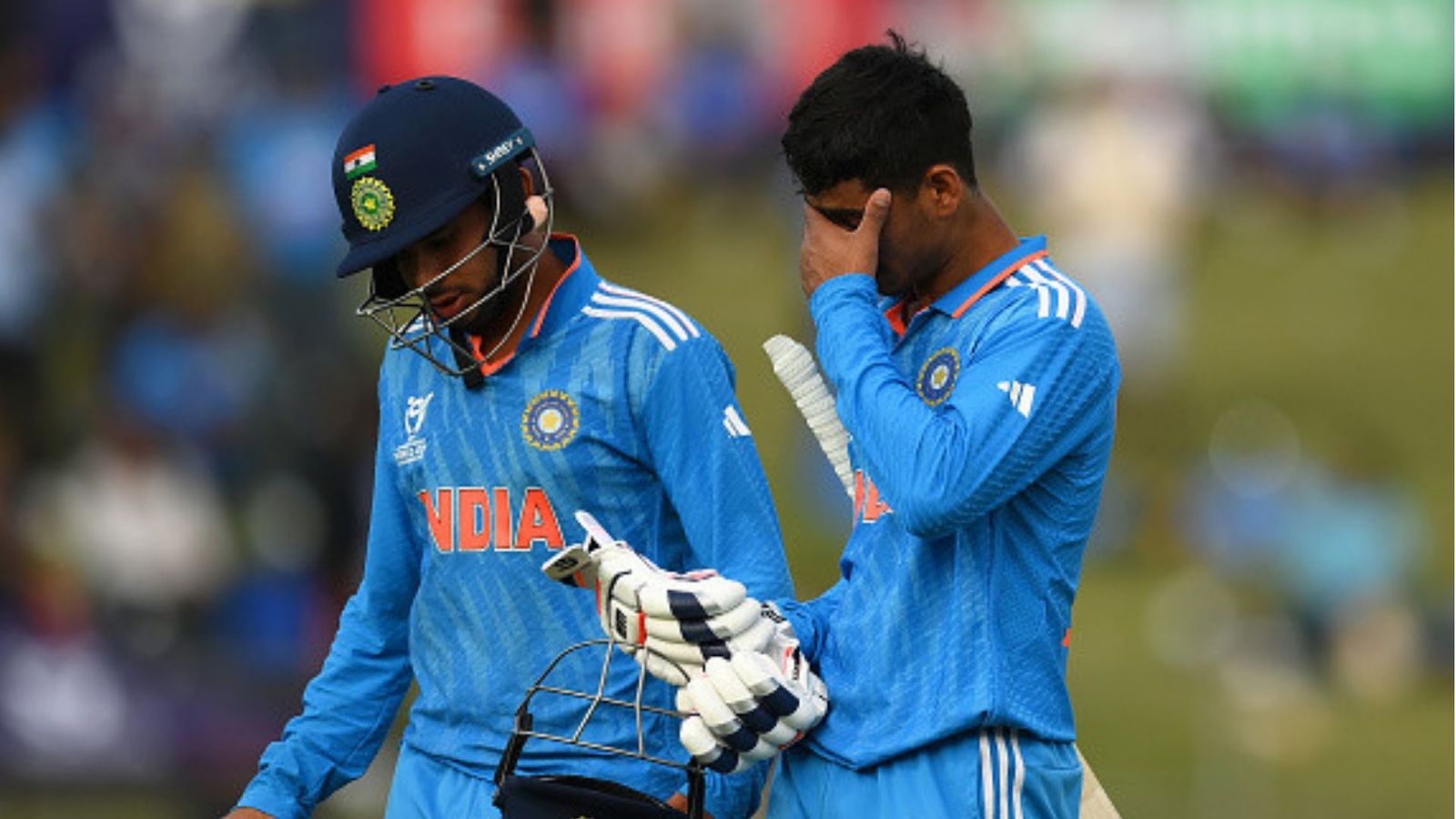 IND vs AUS U19 WC Final: याद रखना, हारेंगे पर...रन चेज के दौरान भारतीय खिलाड़ियों के बीच हुई ये बात वर्ल्ड कप हार का दुख कम कर देगी, VIDEO IND vs AUS U19 WC Final: याद रखना, हारेंगे पर...रन चेज के दौरान भारतीय खिलाड़ियों के बीच हुई ये बात वर्ल्ड कप हार का दुख कम कर देगी, VIDEO