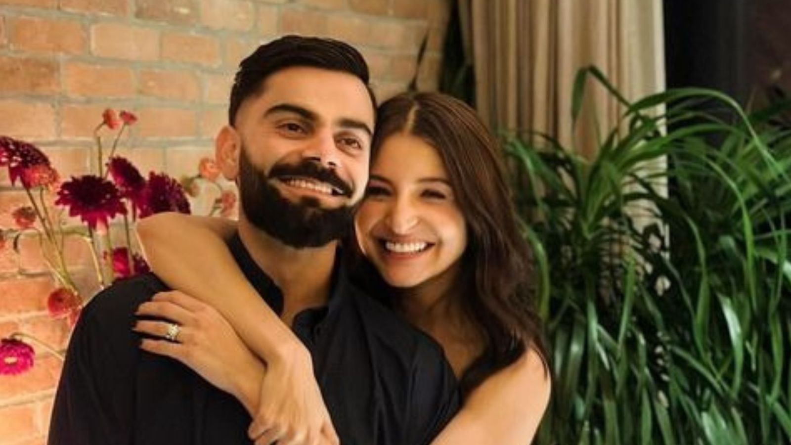 Virat Kohli Son: विराट कोहली दूसरी बार बने पिता तो साथी खिलाड़ियों के साथ विदेशी दोस्तों ने भी दी बधाई, लिस्ट में सचिन- सहवाग के साथ ये क्रिकेटर्स शामिल Virat Kohli Son: विराट कोहली दूसरी बार बने पिता तो साथी खिलाड़ियों के साथ विदेशी दोस्तों ने भी दी बधाई, लिस्ट में सचिन- सहवाग के साथ ये क्रिकेटर्स शामिल