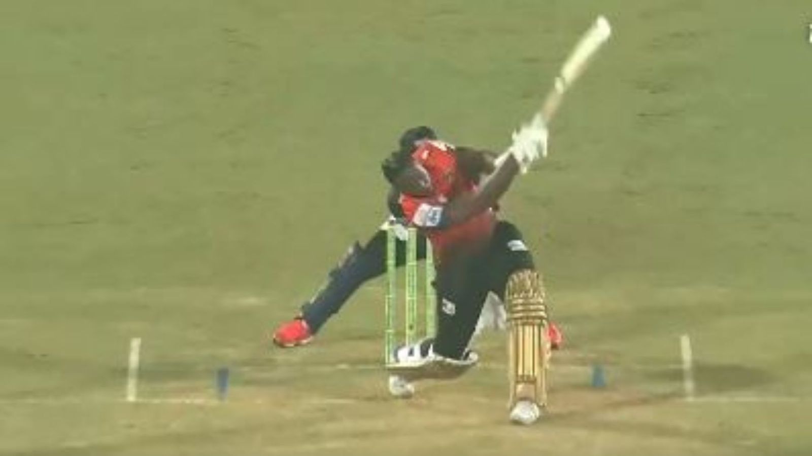 BPL 2024: 4,6,4,6...पहले बॉल और फिर 12 गेंदों में आंद्रे रसेल ने बल्ले से किया धमाका, शाकिब अल हसन की टीम का बनाया मजाक BPL 2024: 4,6,4,6...पहले बॉल और फिर 12 गेंदों में आंद्रे रसेल ने बल्ले से किया धमाका, शाकिब अल हसन की टीम का बनाया मजाक