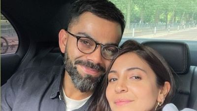...तो क्या विराट-अनुष्का का बेटा अकाय ब्रिटिश नागरिक होगा? जानिए क्या कहते हैं नियम विराट कोहली और अनुष्का शर्मा