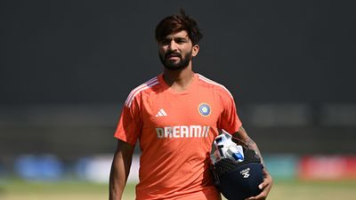 IND vs ENG : रजत पाटीदार को फ्लॉप रहने के बाद भी रांची टेस्ट में मिलेगा मौका? बैटिंग कोच विक्रम राठौड़ ने कहा - खराब खिलाड़ी... टीम इंडिया के प्रैक्टिस सेशन के दौरान रजत पाटीदार