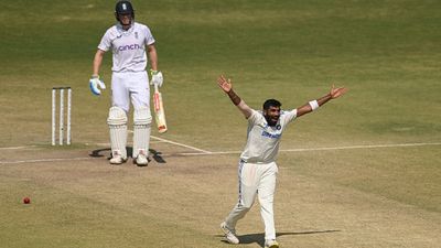 IND vs ENG: इंग्लिश दिग्गज ने जसप्रीत बुमराह और पिच को लेकर टीम इंडिया को लताड़ा, जमकर सुनाई खरी-खोटी, बोले- समझ नहीं... जसप्रीत बुमराह को रांची टेस्ट में आराम दिया गया है