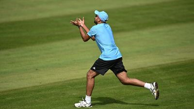 IND vs ENG: टीम इंडिया से जिसे निकाला, उसने सात रन के भीतर आंध्र प्रदेश को किया तहस-नहस, Ranji Trophy के क्वार्टर फाइनल में मचाया कोहराम आवेश खान को टीम इंडिया के स्क्वाॅड से बाहर कर दिया गया था