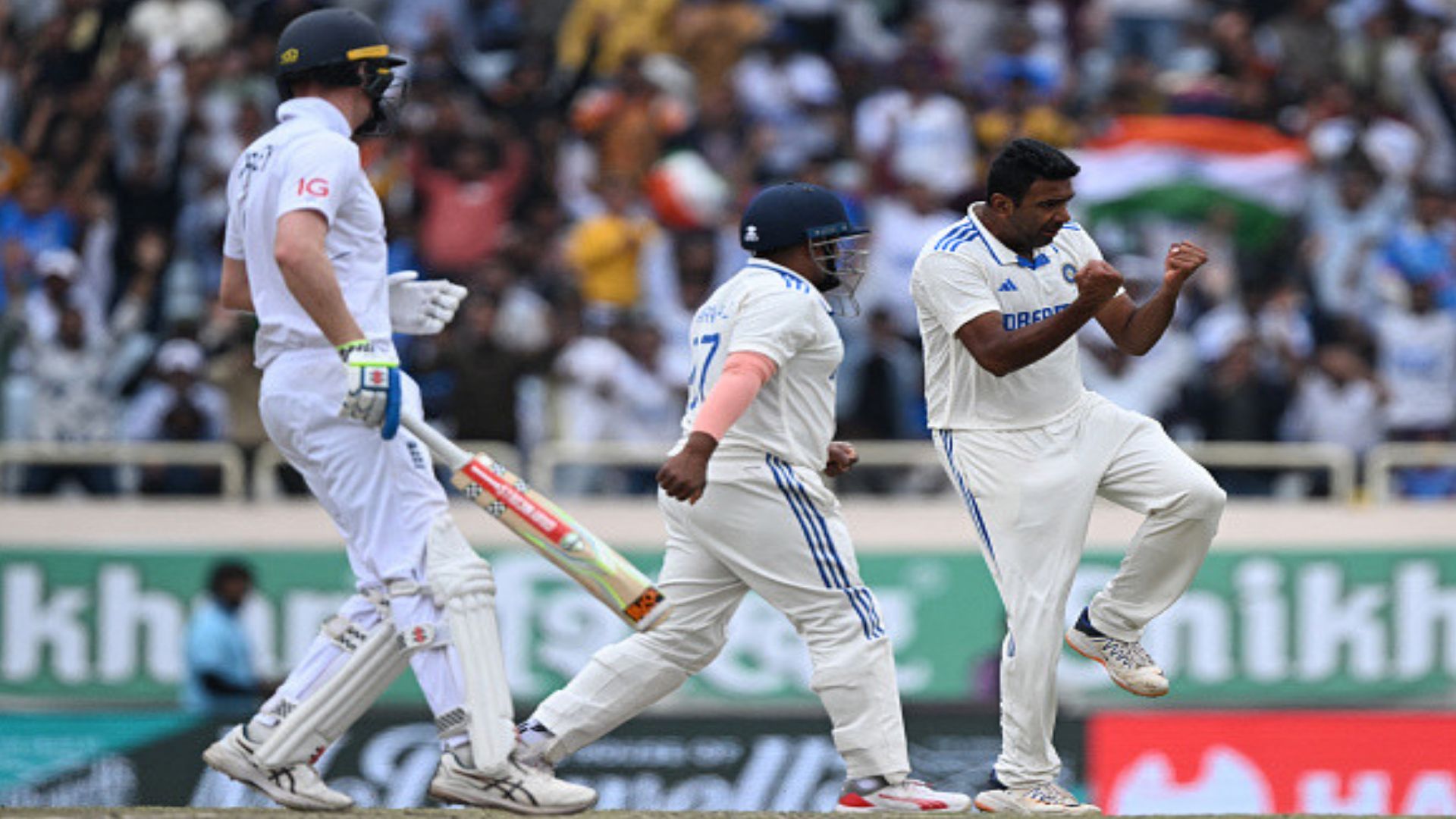 IND vs ENG: आर अश्विन जैसा कोई नहीं, गेंदबाज ने घर पर वो कर दिया जो अब तक कोई नहीं कर पाया, कुंबले का पहाड़ जैसा रिकॉर्ड टूटा
