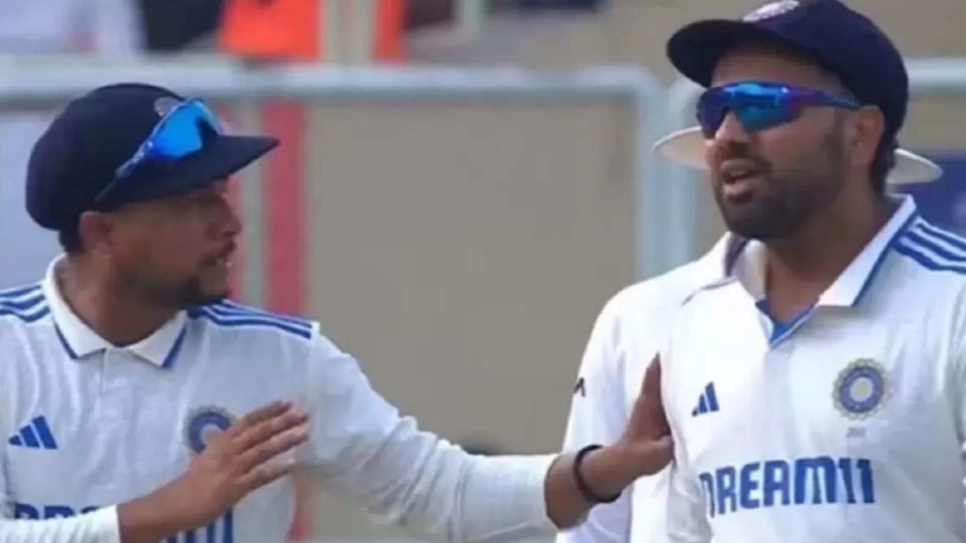 IND vs ENG: कुलदीप यादव ने नहीं मानी रोहित शर्मा की बात, फील्डिंग लगाने के दौरान की आनाकानी, खुद प्लान बना किया क्रॉली का शिकार