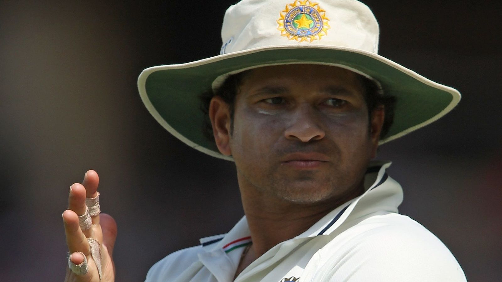 सचिन तेंदुलकर टॉप पर तो विराट कोहली 9वें नंबर पर, यहां देखें भारत के लिए सबसे ज्यादा टेस्ट खेलने वाले प्लेयर्स की पूरी लिस्ट सचिन तेंदुलकर टॉप पर तो विराट कोहली 9वें नंबर पर, यहां देखें भारत के लिए सबसे ज्यादा टेस्ट खेलने वाले प्लेयर्स की पूरी लिस्ट