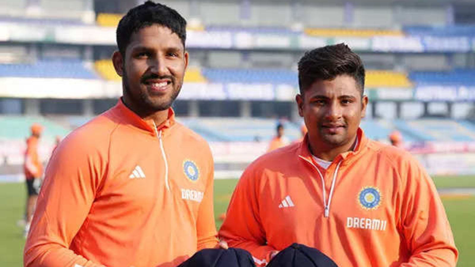 सरफराज खान और ध्रुव जुरेल को क्यों नहीं मिला BCCI Contract, भारतीय ने बोर्ड ने बताई वजह और शामिल होने का उपाय सरफराज खान और ध्रुव जुरेल को क्यों नहीं मिला BCCI Contract, भारतीय ने बोर्ड ने बताई वजह और शामिल होने का उपाय